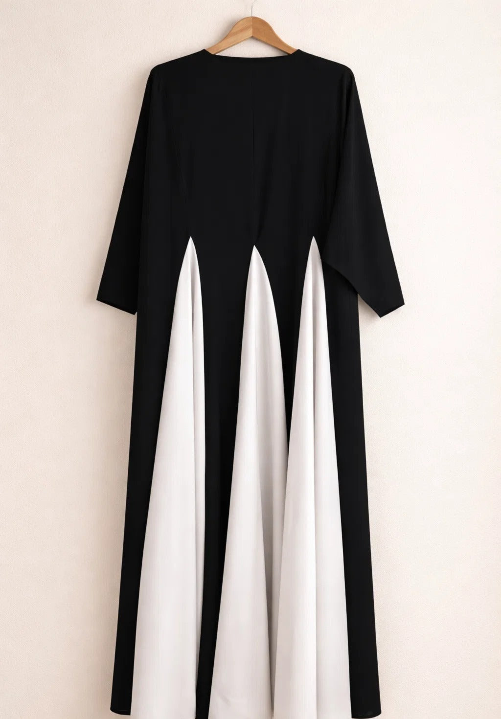The Swan Abaya