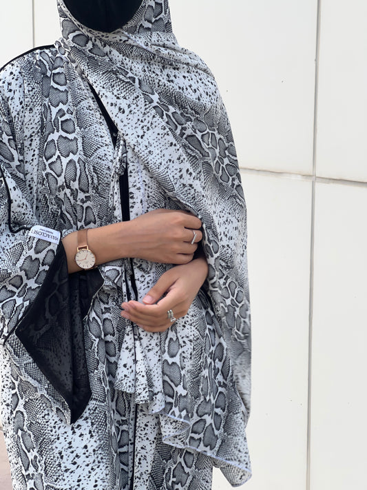 Snake Print Kimono & Sheila (Last piece)